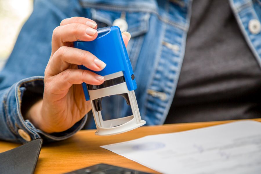 How Mobile Notary Services Simplify Legal Transactions
