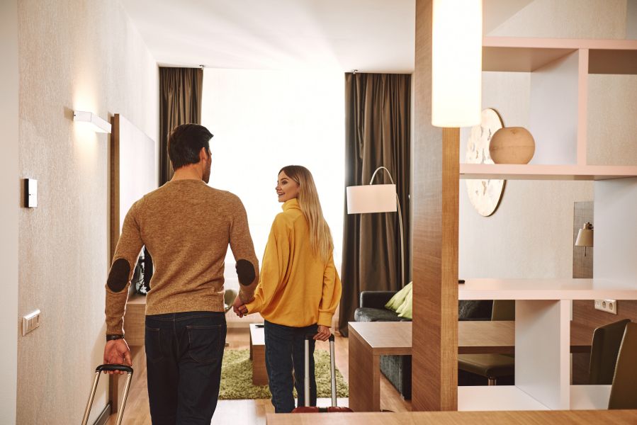 Why Your Vacation Rental Needs Pros Like Mighty Clean