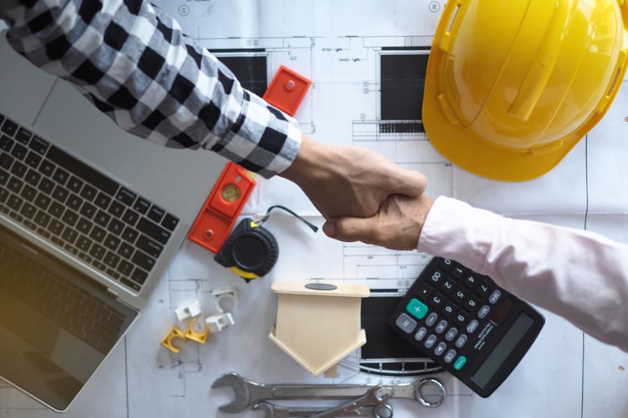 Essential Tips for Hiring a Construction Professional with Park Range Construction