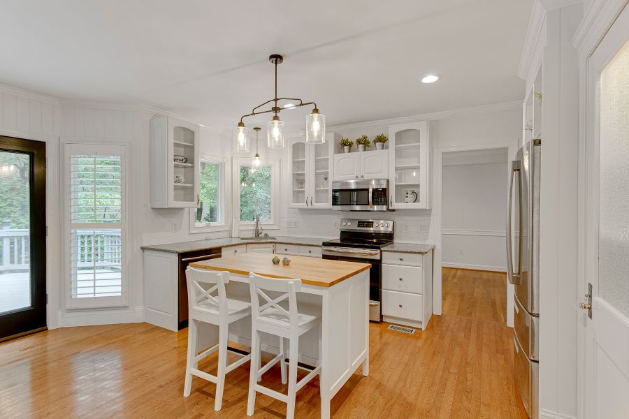Falling for Cozy Farmhouse Kitchen Design Ideas That Feel Like a Harvest Hug