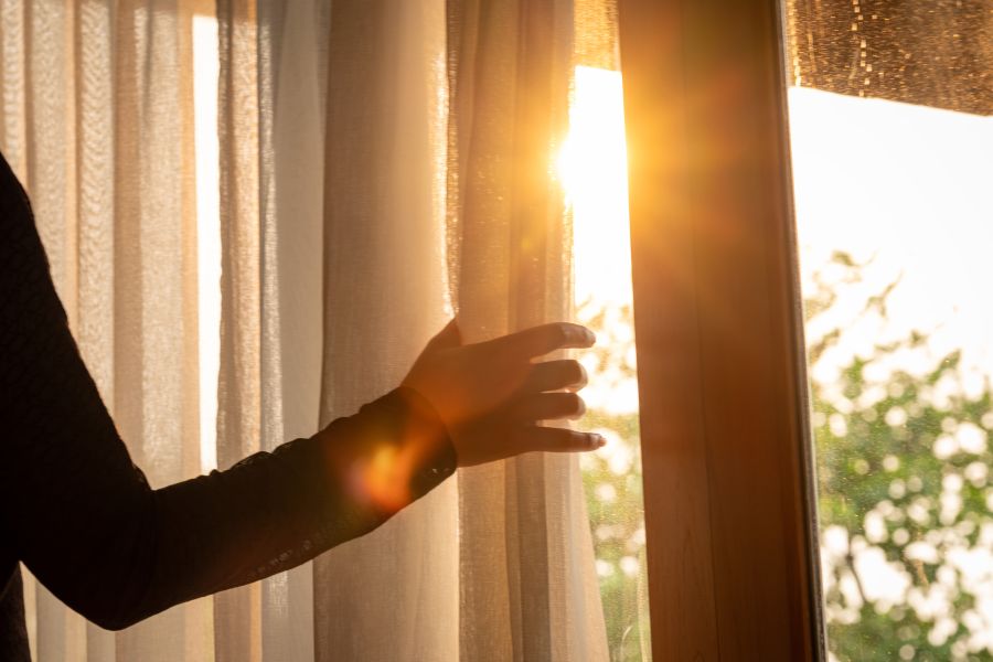 Choosing the Best Interior Paint Finishes for Summer Sun