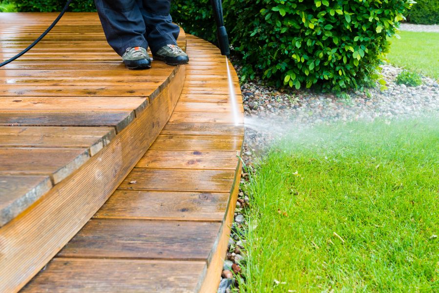 Professional Pressure Washing Brings a Summer Glow