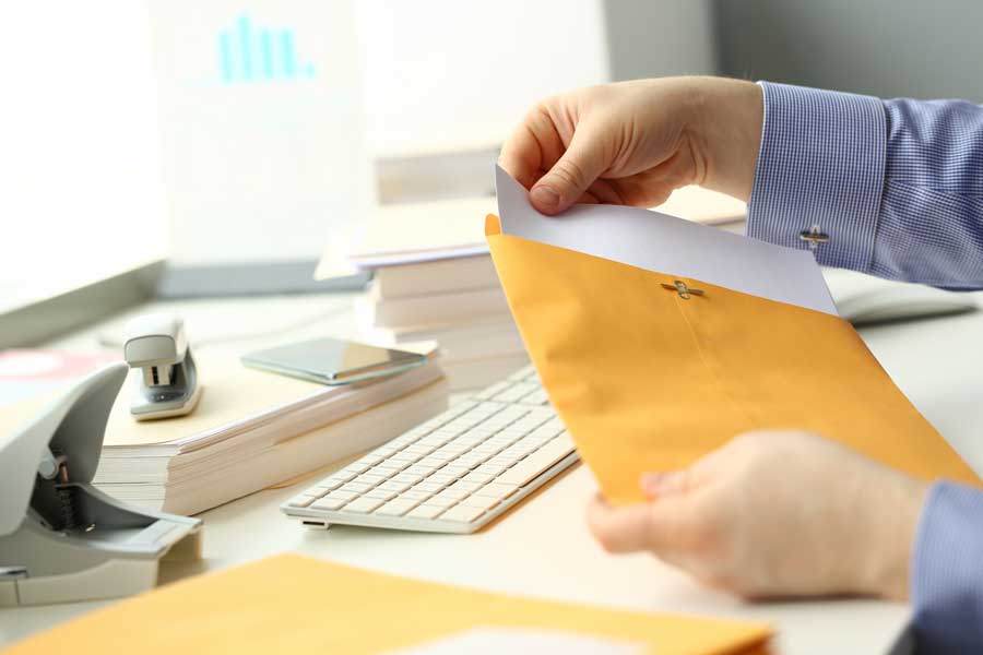 Can Process Servers Mail You Legal Documents?