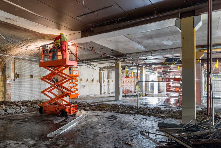 The Advantages of Scissor Lifts Over Scaffolding