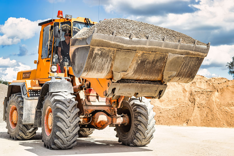 The Differences Between Backhoe Loaders and Wheel Loaders