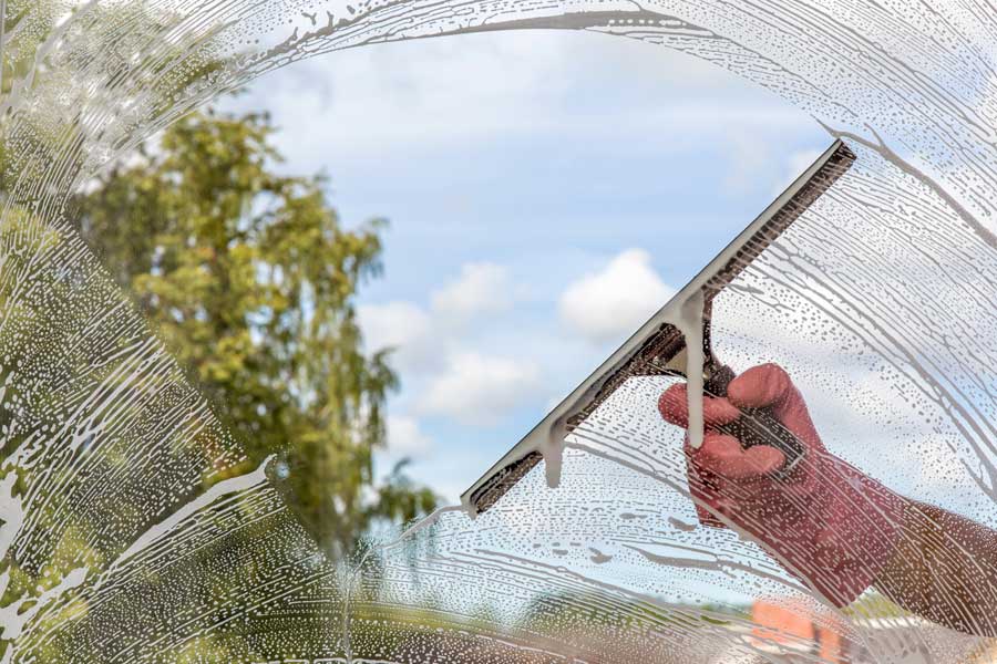 Cleaning Sunroom Windows